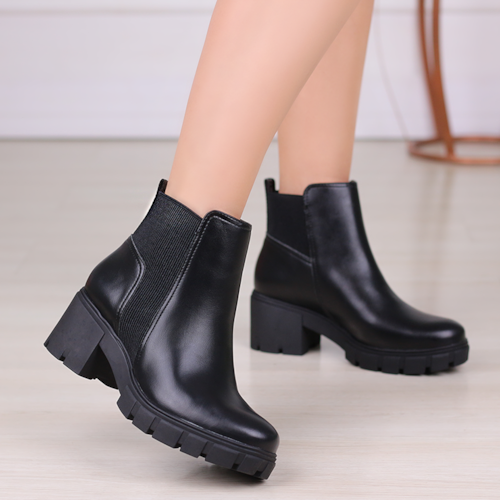 BOTA TRATORADA VIA MARTE PRETO FEMININO 001-001-01 BOTA TRATORADA VIA MARTE PRETO FEMININO 001-001-01