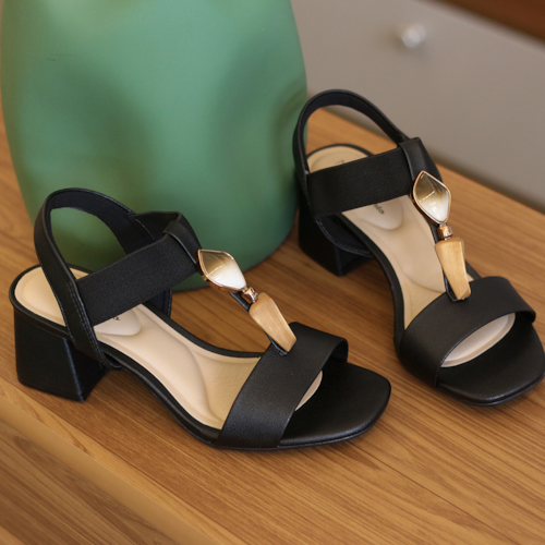 SANDALIA SALTO MODARE PRETO 7172-113-22454 SANDALIA SALTO MODARE PRETO 7172-113-22454