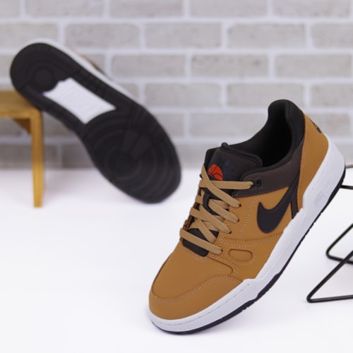 TENIS CASUAL NIKE MARROM/PRETO/AMARELO FULL FORCE LO TENIS CASUAL NIKE MARROM/PRETO/AMARELO FULL FORCE LO