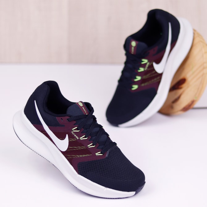 TENIS CORRIDA NIKE PRETO/BORDO(007) RUN SWIFT 3