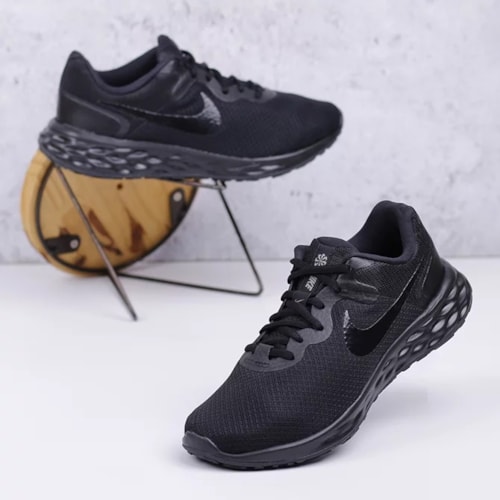 TENIS NIKE ALL BLACK REVOLUTION 6