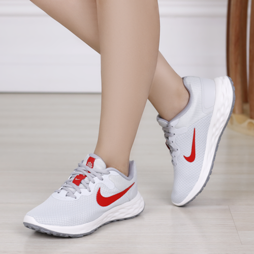 TENIS NIKE BARNCO CINZA  REVOLUTION 6